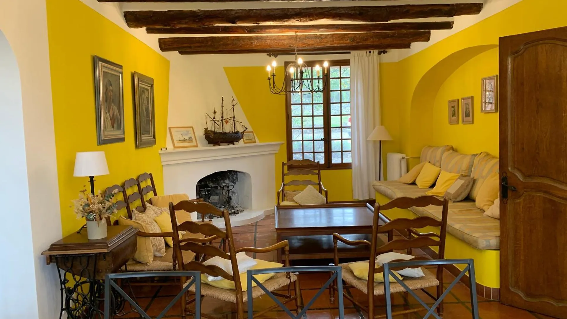 Holiday home Mas Des Graviers Villa Pourrieres France